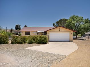 17571 E Hummingbird Ln, Mayer, AZ 86333