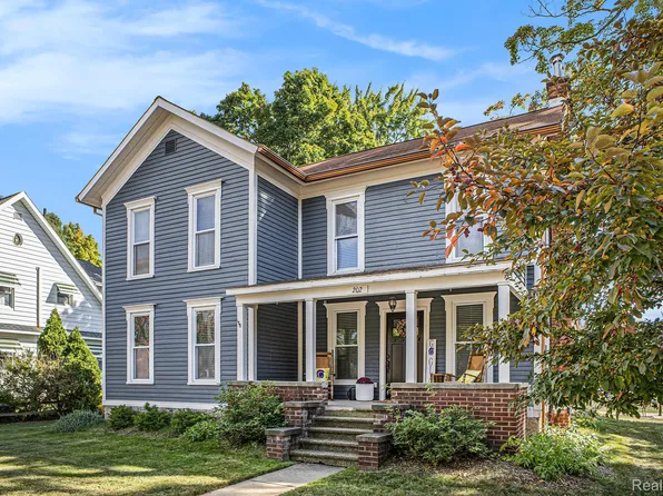 202 E Frank St, Fowlerville, MI 48836