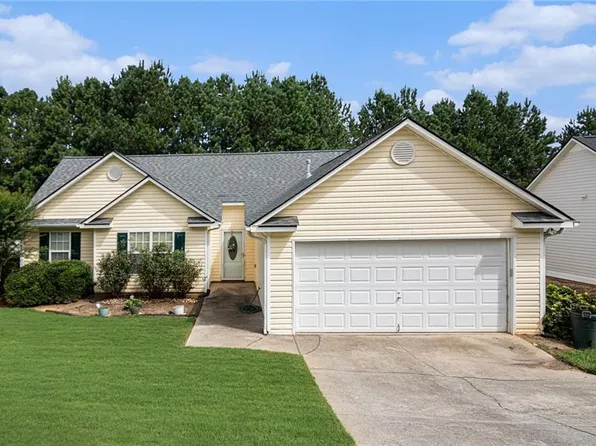 1652 Thorn Ridge Trl, Hampton, GA 30228