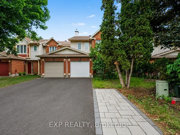 11 Longshire Cir, Ottawa, ON K2J 4K7