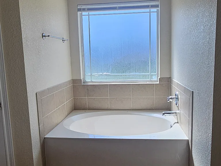 2415 Merle Dr — Photo 12