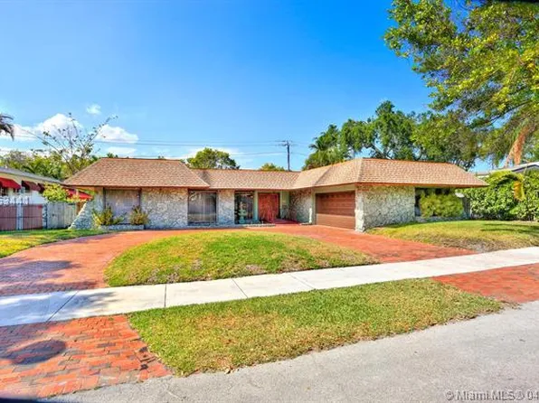 85 W Shore Dr, Miami, FL 33133