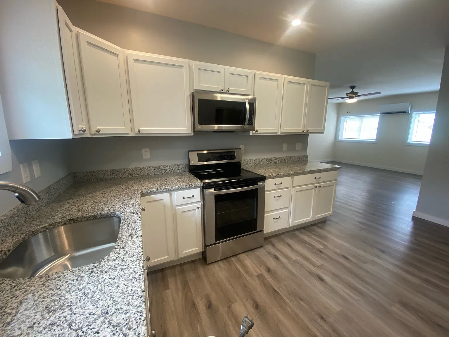 South Main 451 B — Photo 1