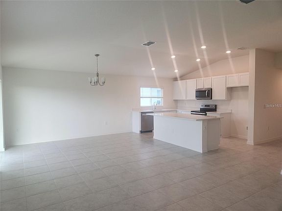 5th image of 223 Summerlin Ln