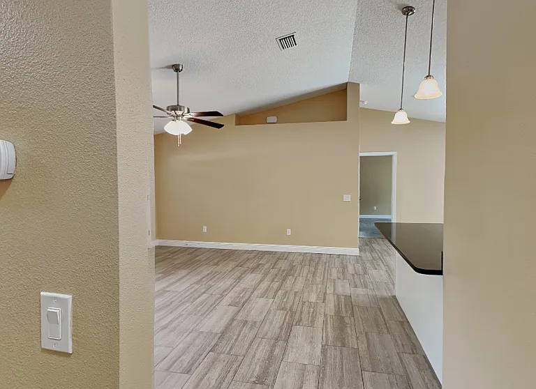 3732 W Wilburton Dr — Photo 8