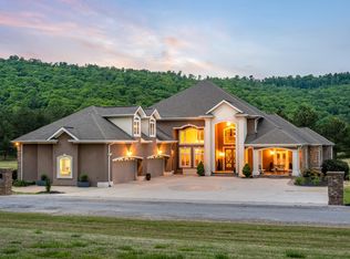 594 Castle Dr, Trenton, GA 30752