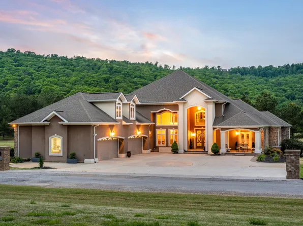 594 Castle Dr, Trenton, GA 30752