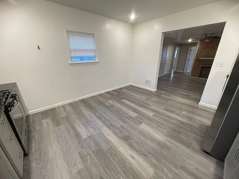 148 Gray St #2 — Photo 6