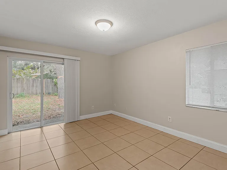 2551 Vale Ct — Photo 6
