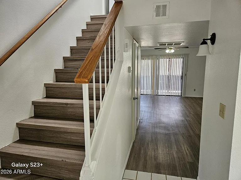 707 W 13th St — Photo 2