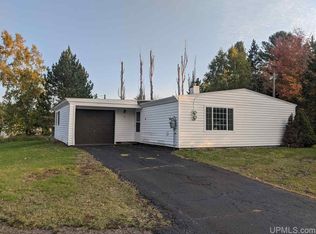 16 Elm St, Carp Lake Township, MI 49971