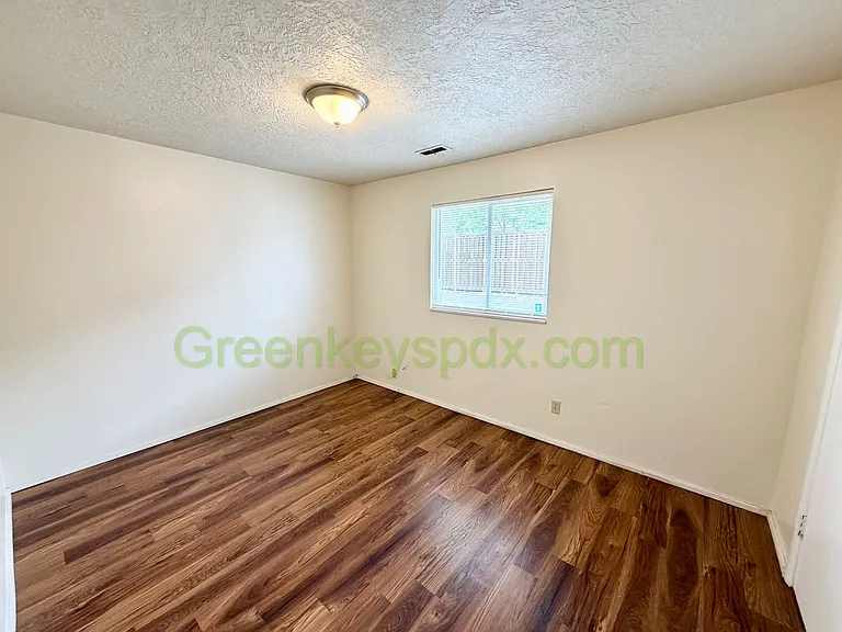 2614 SE 115th Ave — Photo 9
