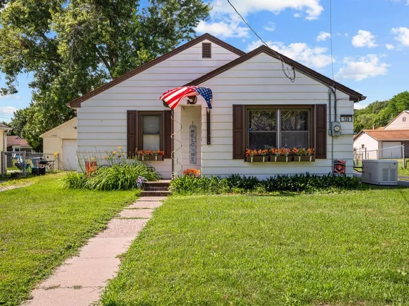 129 3rd St, Carbon Cliff, IL 61239