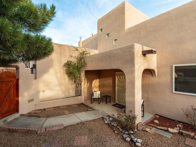 3133 Pueblo Hawikuh, Santa Fe, NM, 87507