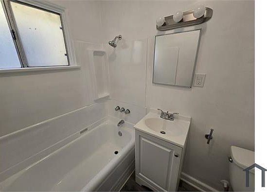 5th image of 5641 Elmer Ave #2