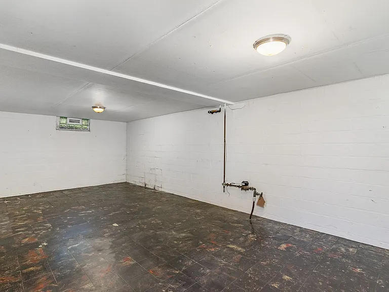 1270 Hubbard Ave — Photo 13