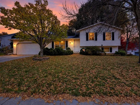 2809 Foxwood Trl, Madison, WI 53713