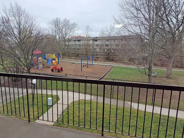 246 Lakeshore Rd — Photo 3