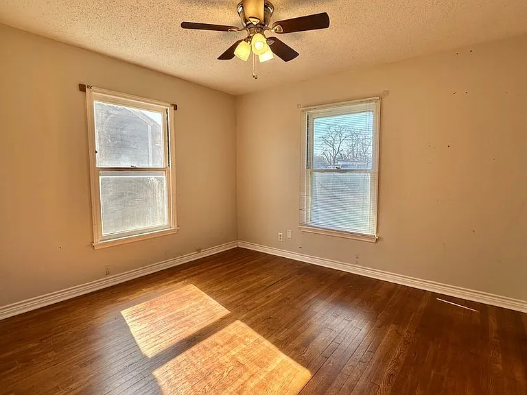 1521 Kenwood Dr — Photo 10