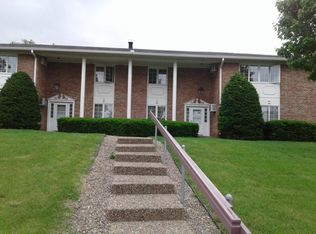 3532 60th St #9, Moline, IL 61265