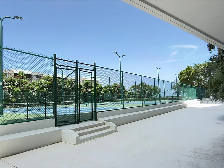 2333 Brickell Ave #614 — Photo 43