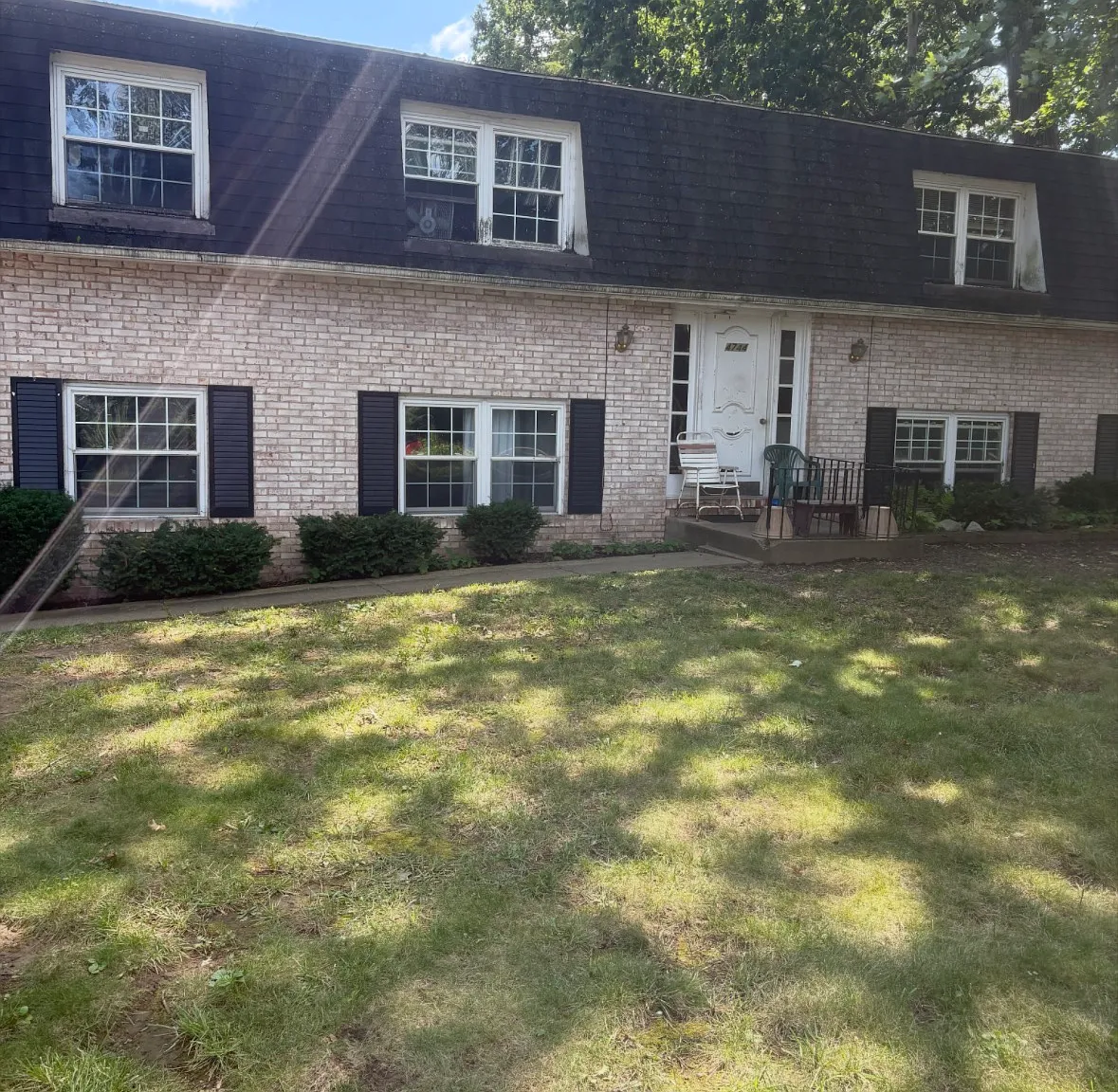 2 bed, 900 sqft, $1,045 — Photo 2