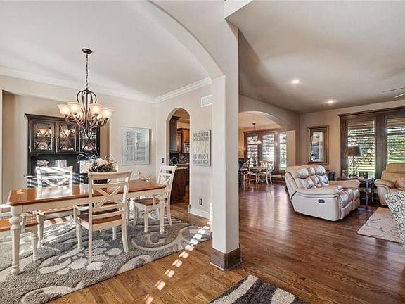 3rd image of 10528 N Dalton Ave
