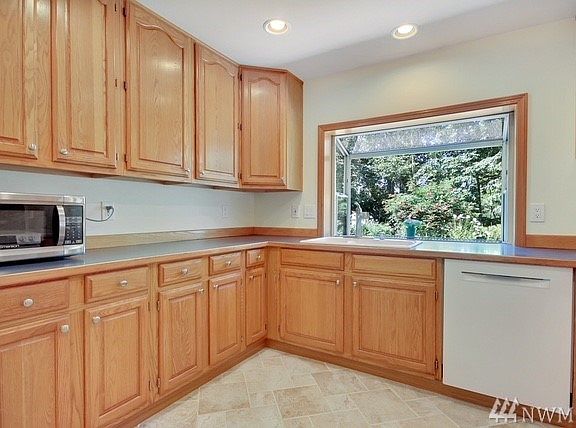 4th image of 24716 SE 387th St