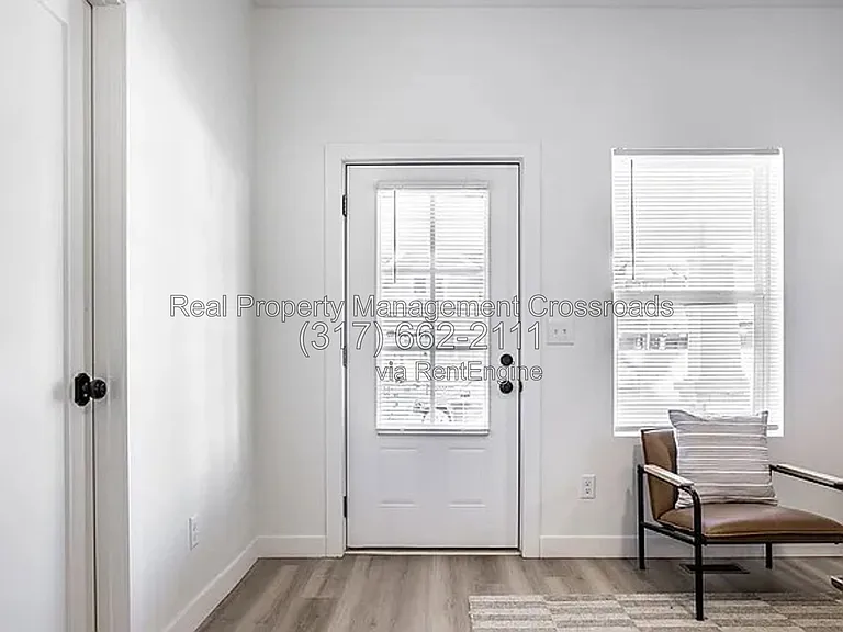 849 N Oakland Ave — Photo 4