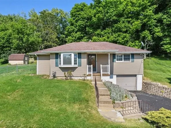 90 Franklin Farms Rd N, Washington, PA 15301