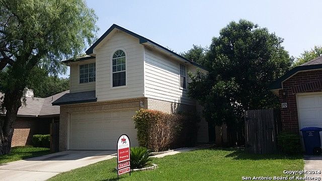 1st image of 12 Pembroke Ln