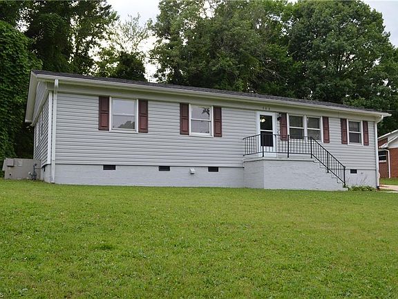 2nd image of 908 Beaumont Ave