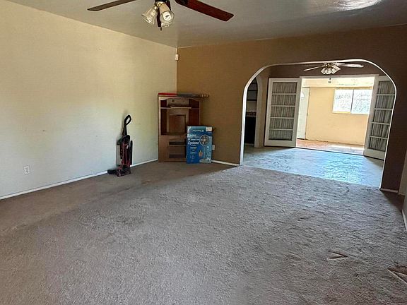 2nd image of 109 N LOS ROBLES Drive
