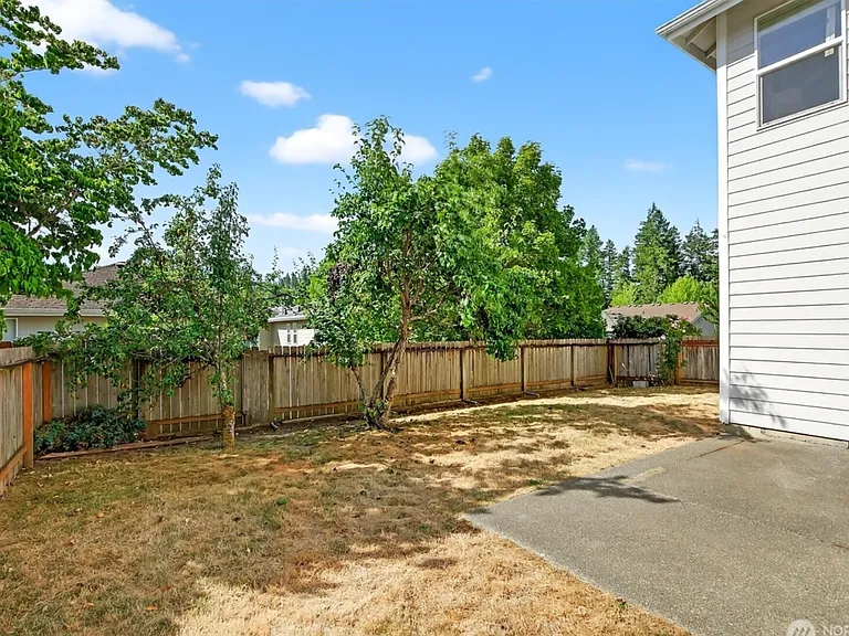 24011 SE 21st St — Photo 24