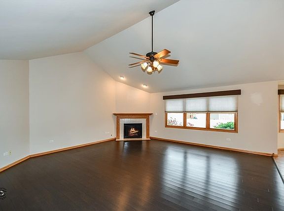 3rd image of 1082 Southcreek Dr