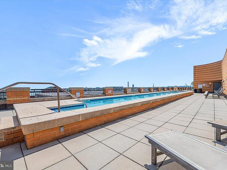 400 Massachusetts Ave NW #820 — Photo 35