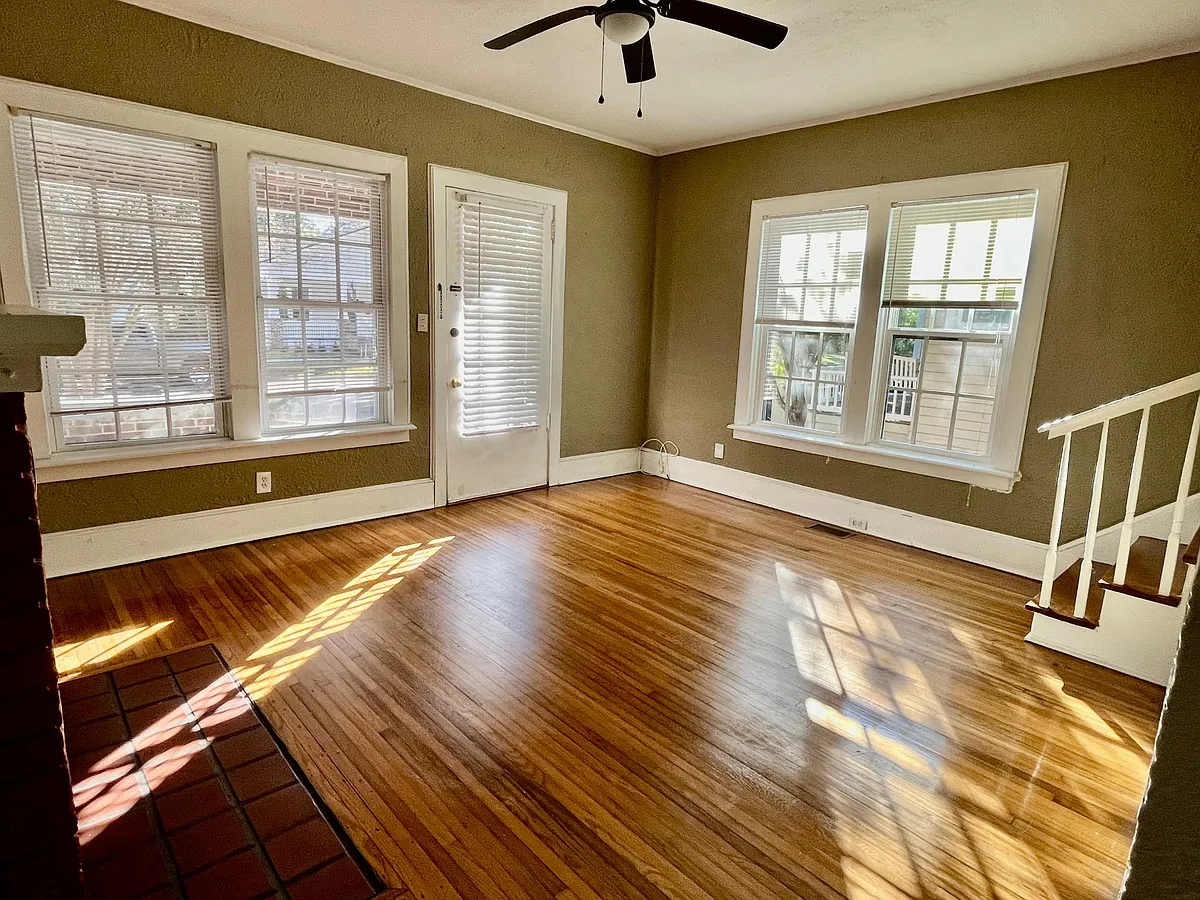 Entrance to the living room area - 2823 Selma St #2