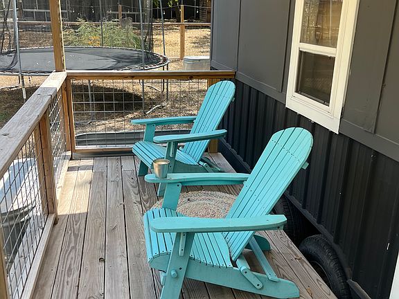 Exterior: 
Deck & Lounge Chairs