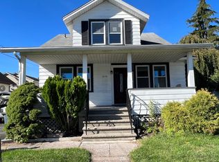 12-70 Edward St, Fair Lawn, NJ 07410