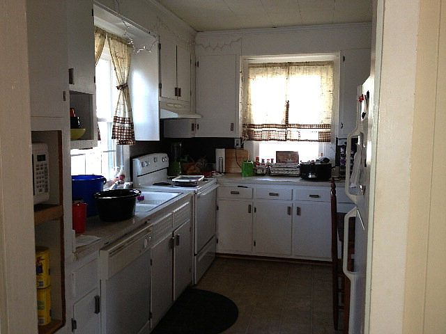 2nd image of 114 Sanders St