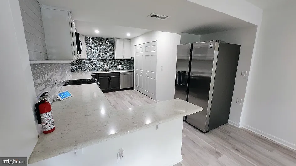 2 bed, 1.0 bath, 1514 sqft, $2,200 — Photo 4