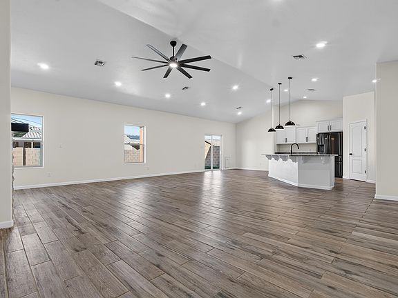4th image of 4490 W 27th St