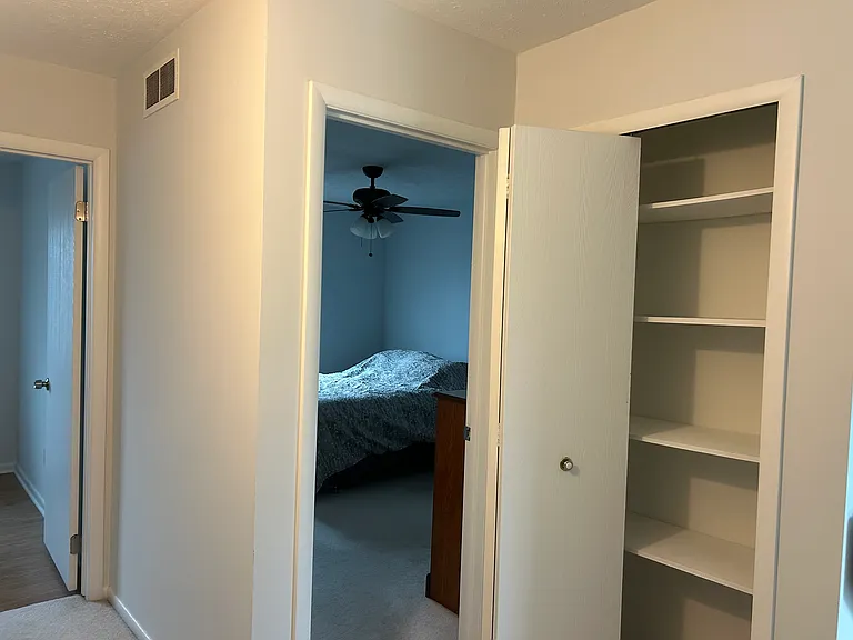 224 Deepwood Dr — Photo 12