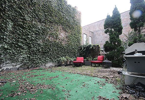 3rd image of 317-319 Bloomfield St #3R
