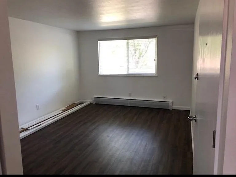 1310 S Coffman St #D — Photo 6