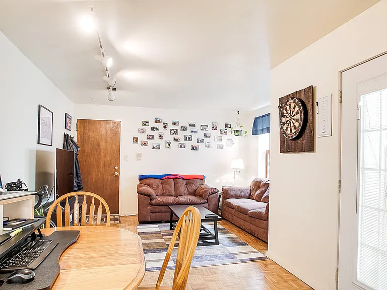 249 Queen St #2 — Photo 3
