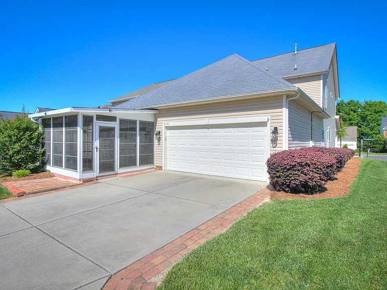4001 Fountainbrook Dr — Photo 29