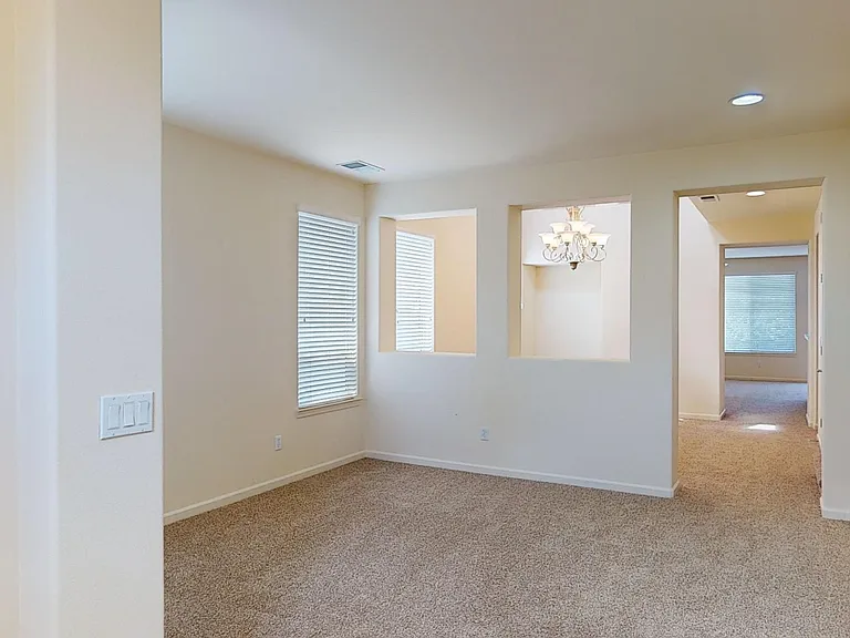 445 Dartmoor Ct — Photo 2