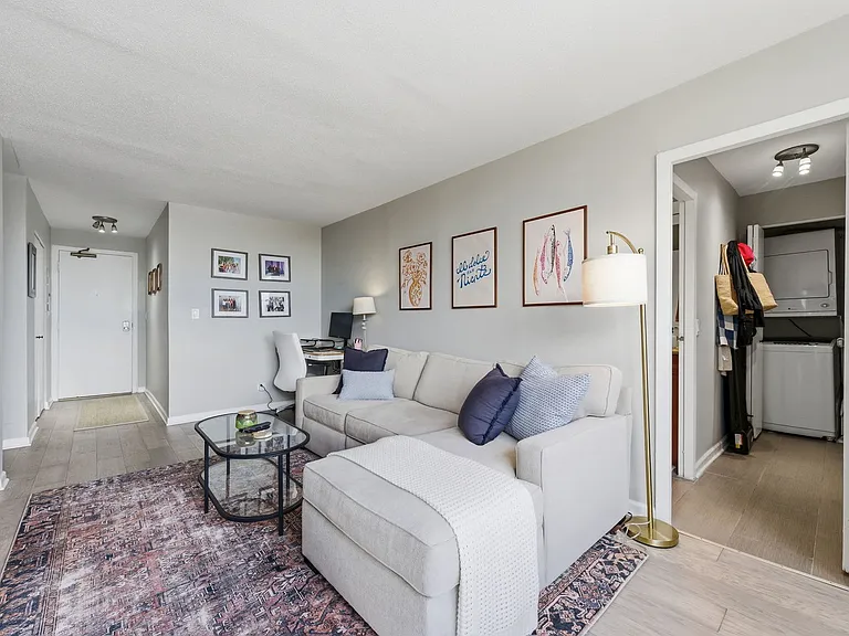 3033 N Sheridan Rd #1609 — Photo 3