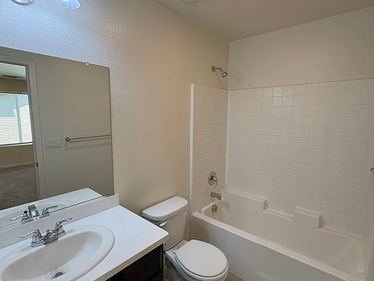 641 S Laguna St — Photo 29
